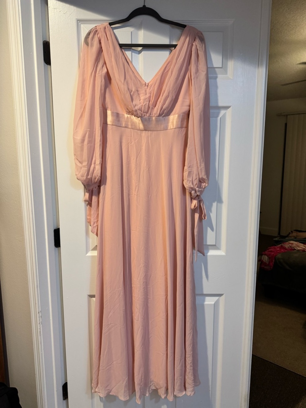 Women's Blush Pink V-Neck Long Sleeve Maxi Dress